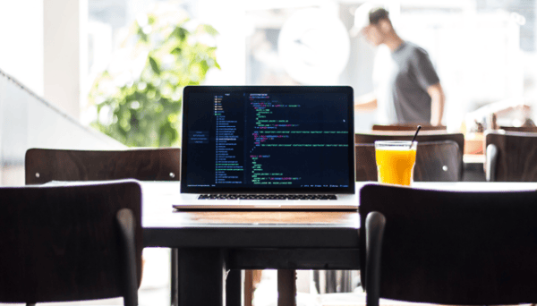 Ordinateur et logiciel de programmation web